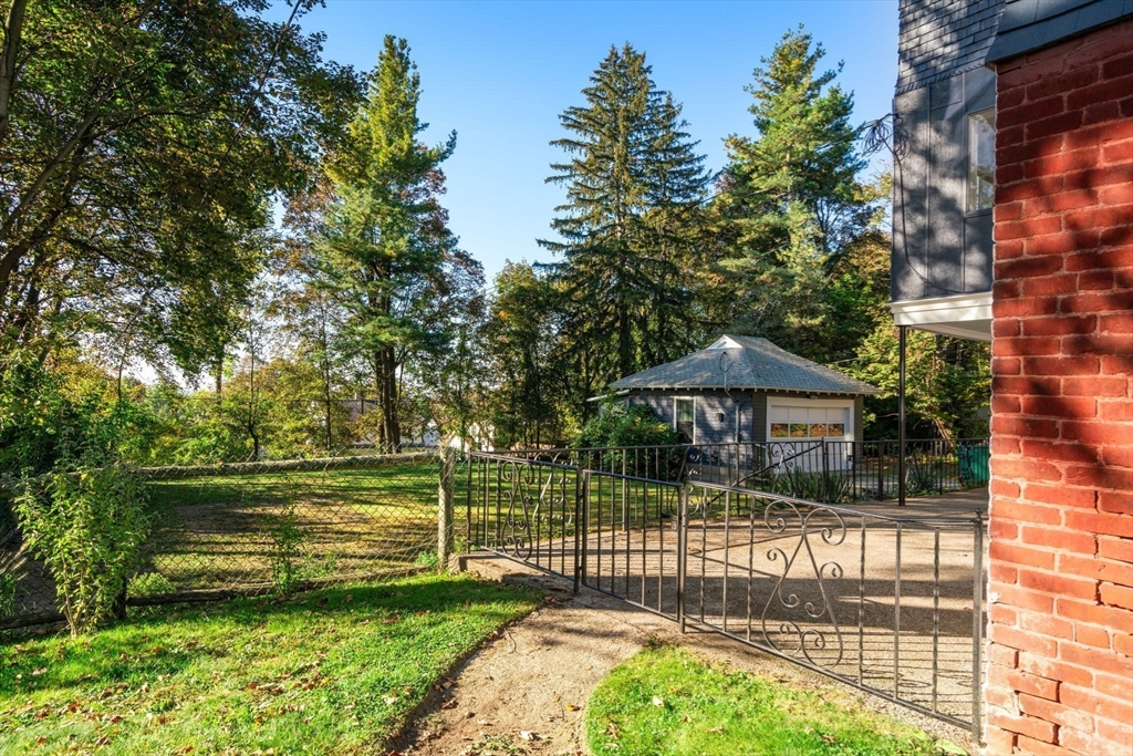 37 Kenwood Ave