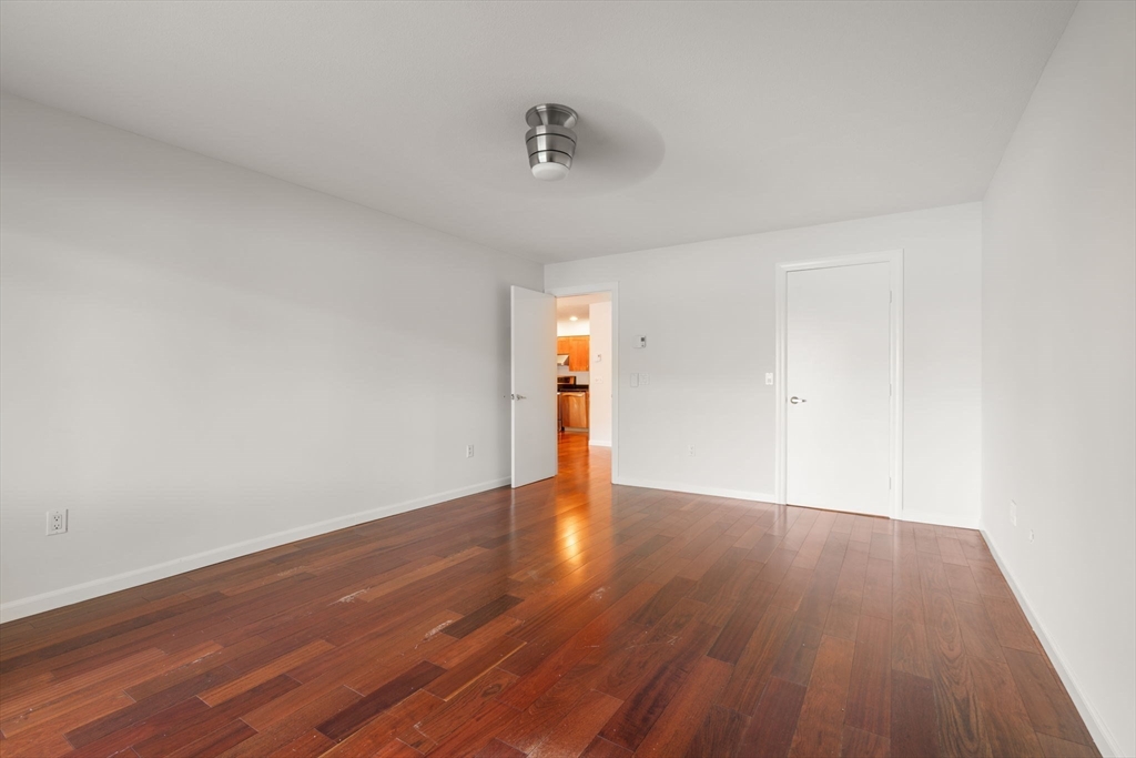 19 Eaglehaead Terrace # 2