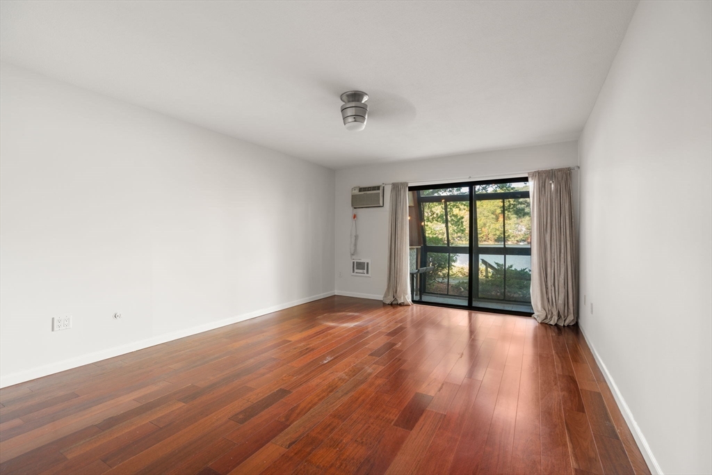 19 Eaglehaead Terrace # 2