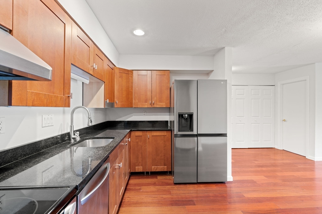 19 Eaglehaead Terrace # 2