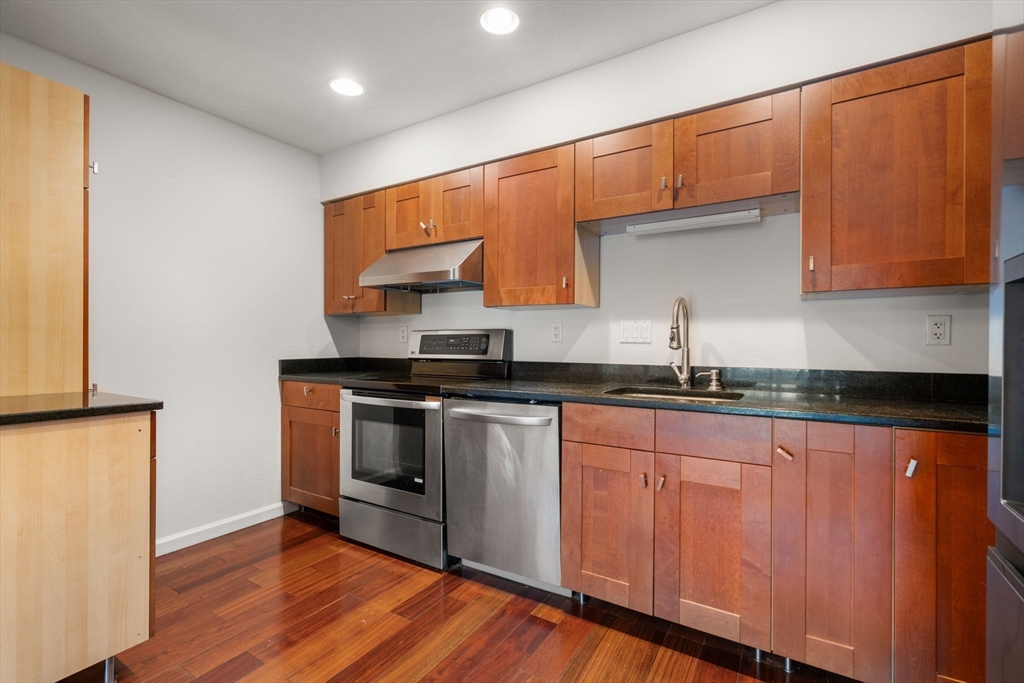 19 Eaglehaead Terrace # 2