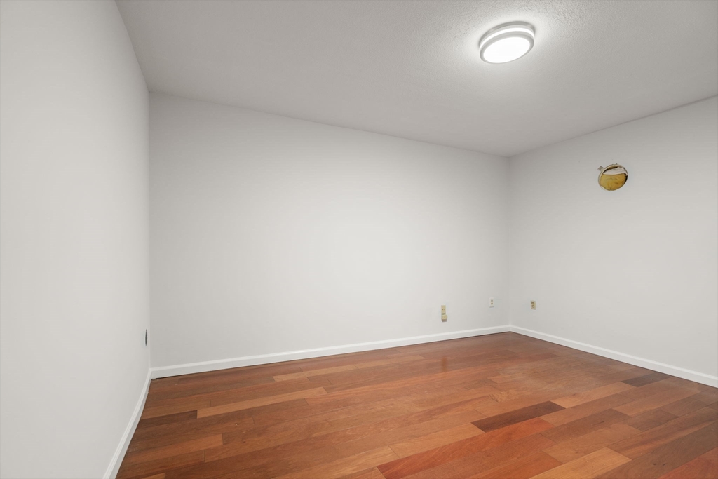 19 Eaglehaead Terrace # 2