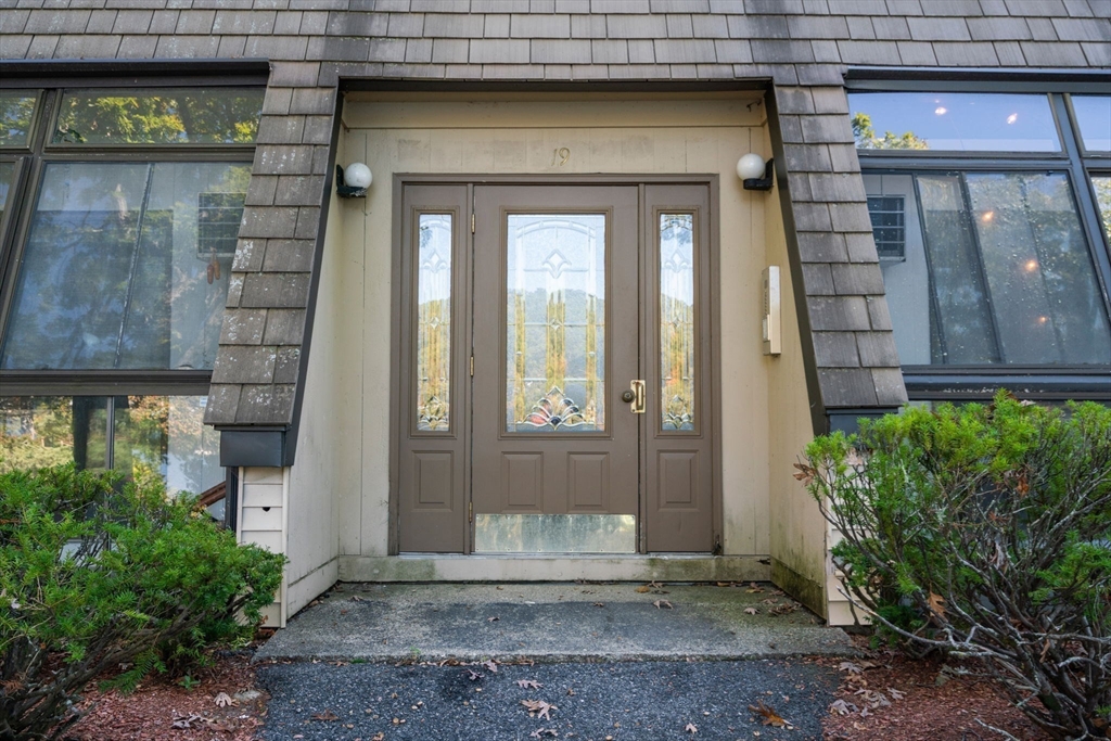 19 Eaglehaead Terrace # 2