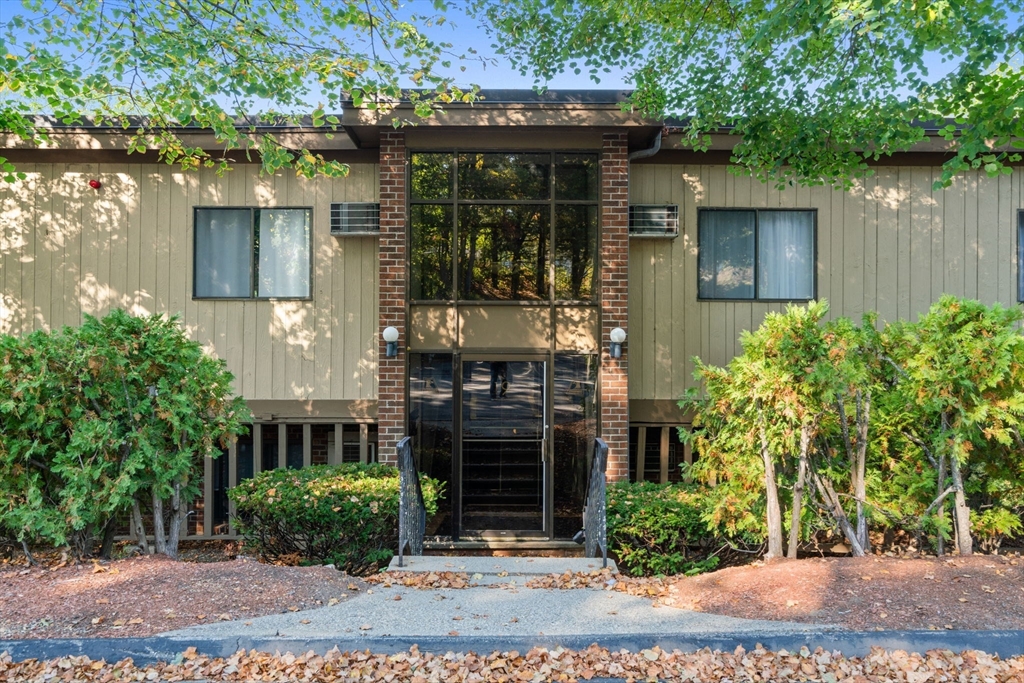 19 Eaglehaead Terrace # 2