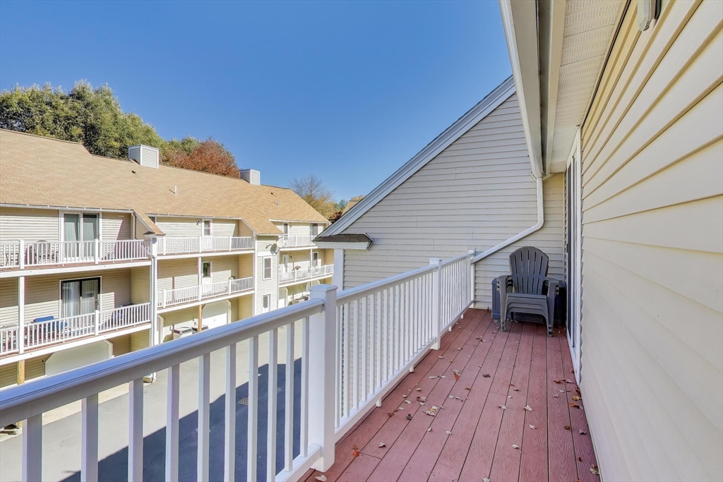 425 Main St # 11B