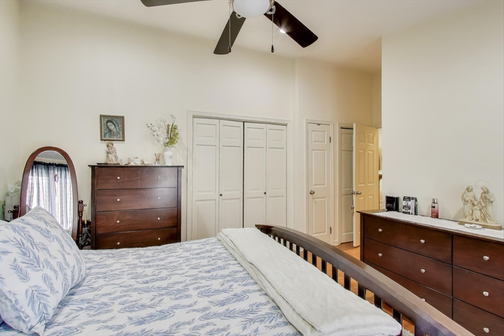 425 Main St # 11B