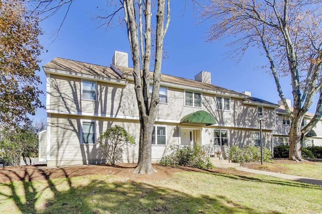 425 Main St # 11B