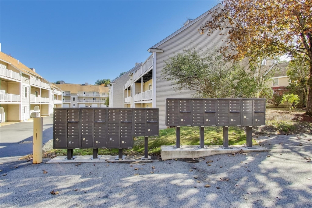 425 Main St # 11B