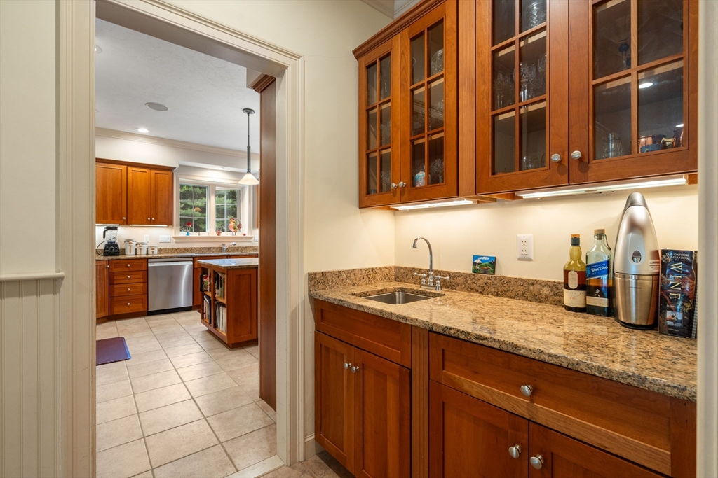 35 Houghton Ln