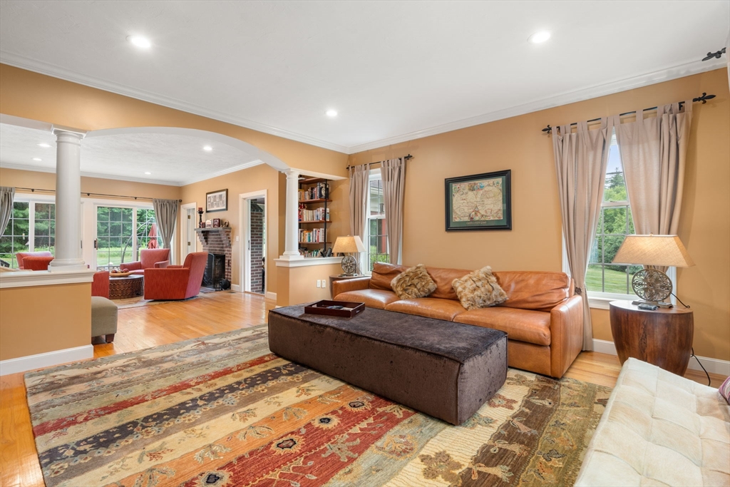 35 Houghton Ln
