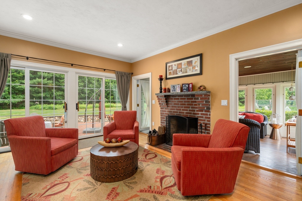 35 Houghton Ln