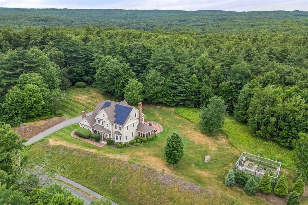 35 Houghton Ln
