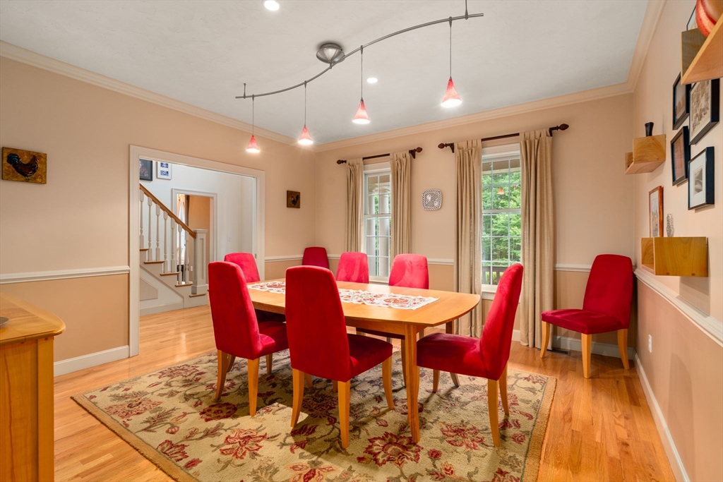 35 Houghton Ln