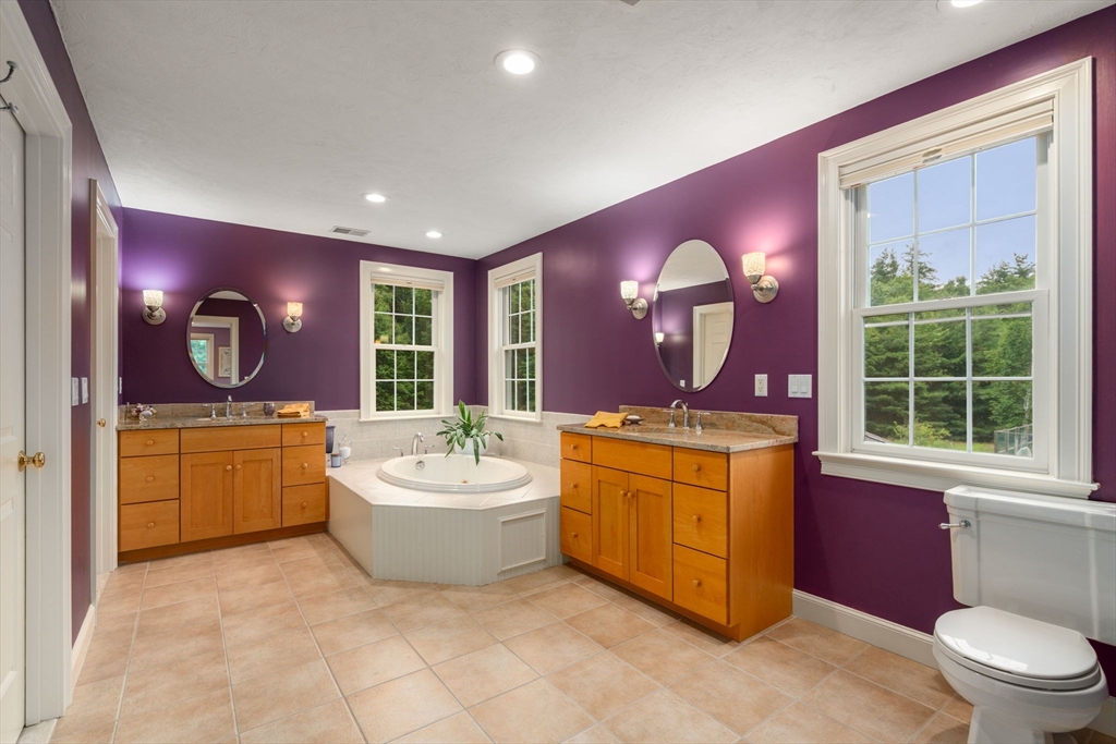 35 Houghton Ln