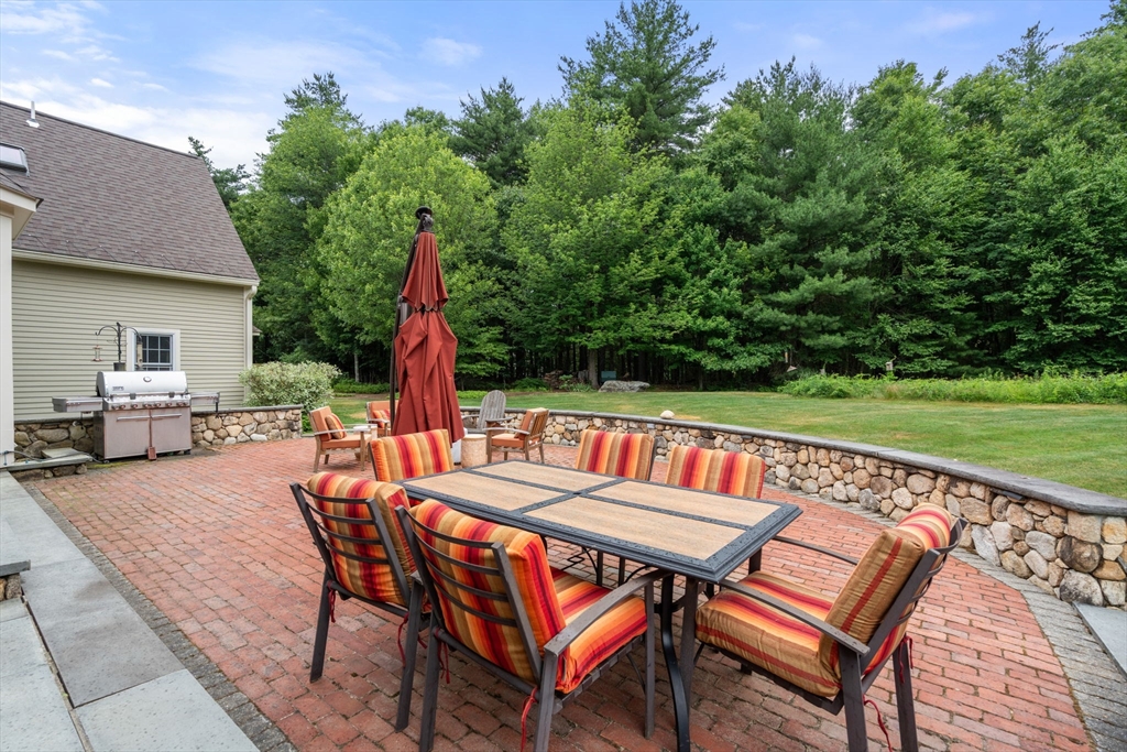 35 Houghton Ln
