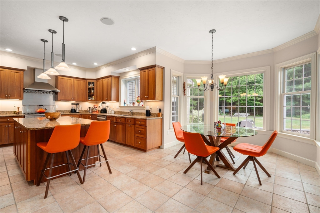 35 Houghton Ln
