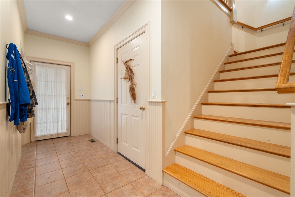 35 Houghton Ln