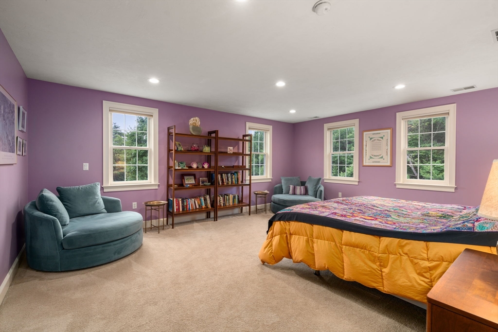 35 Houghton Ln