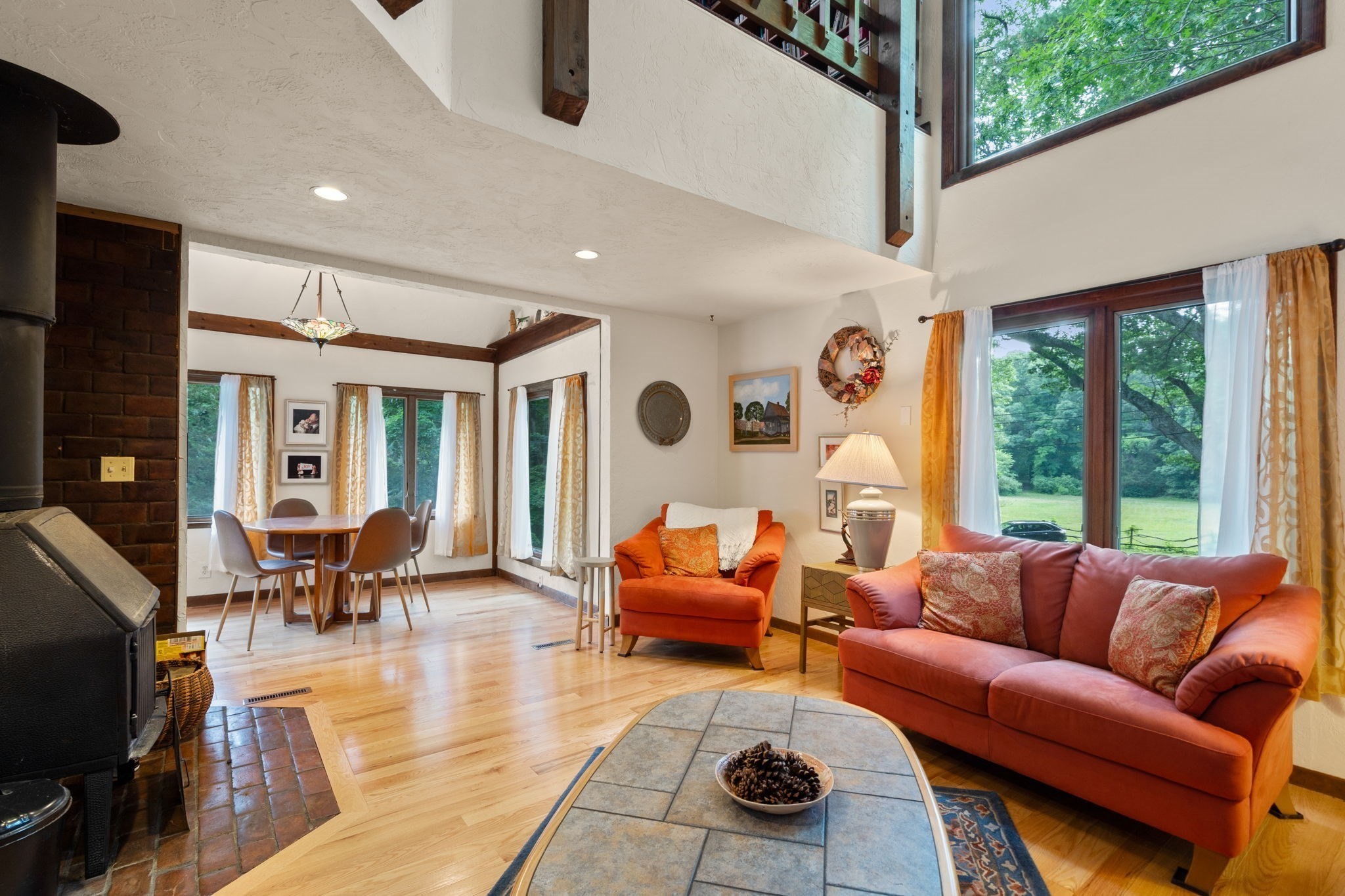 7 Hilltop Ln