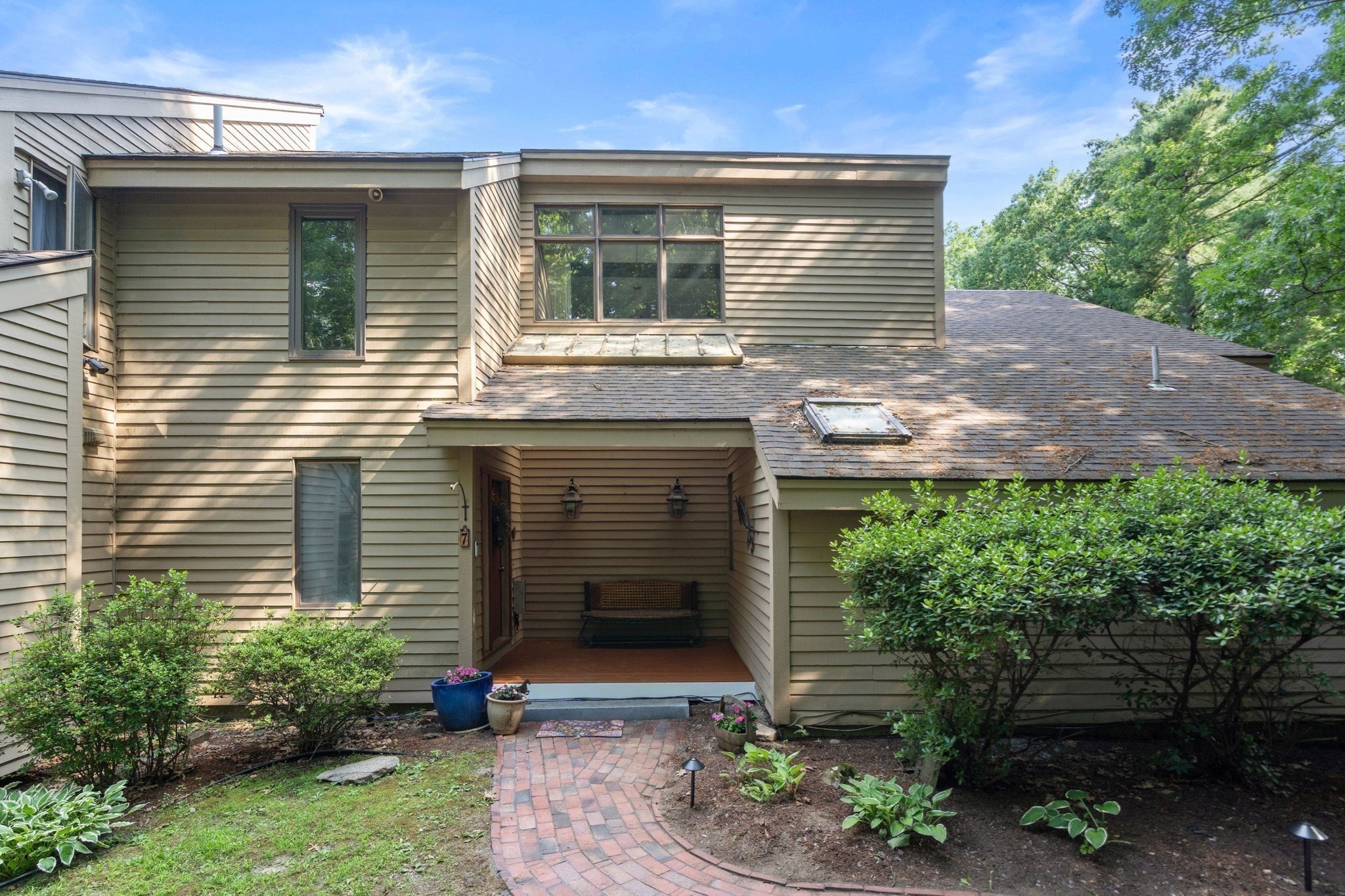 7 Hilltop Ln