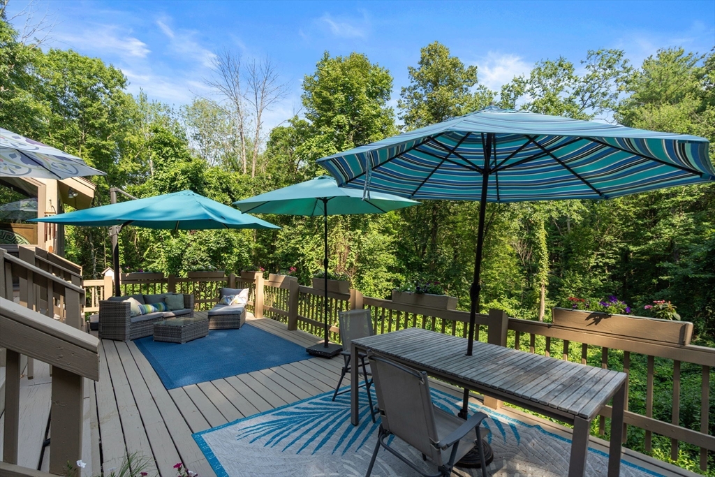 7 Hilltop Ln