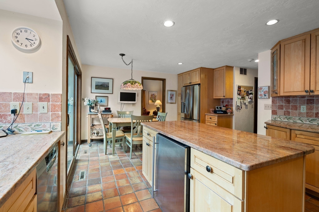 7 Hilltop Ln