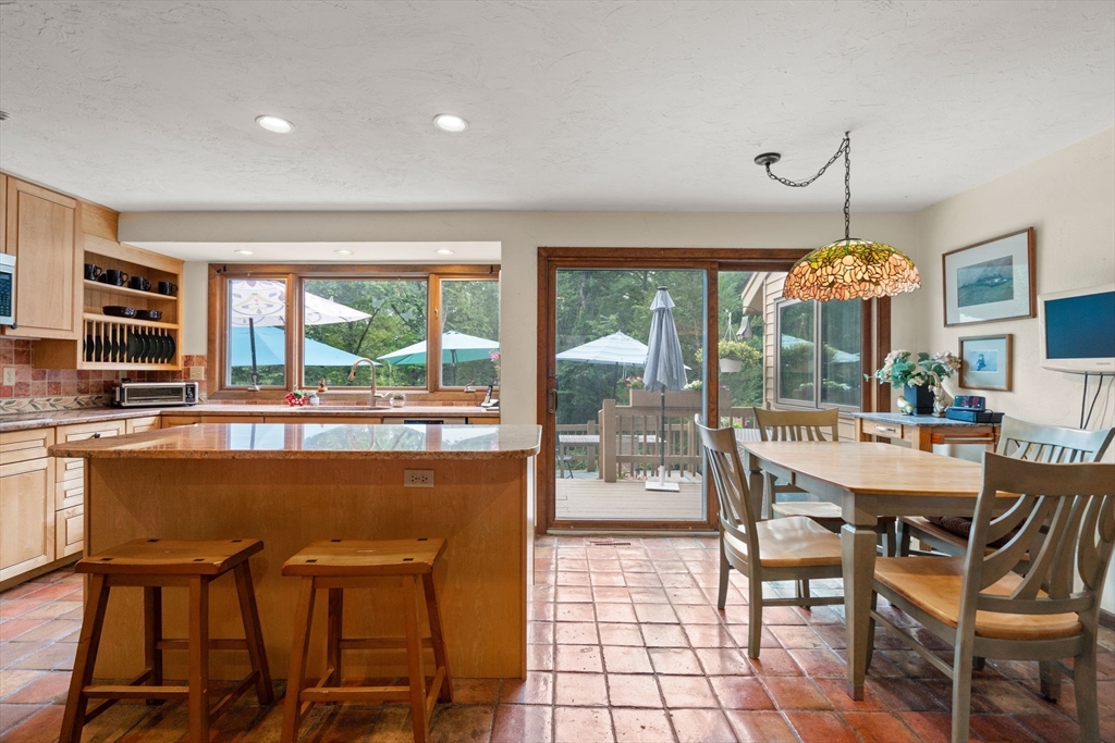 7 Hilltop Ln
