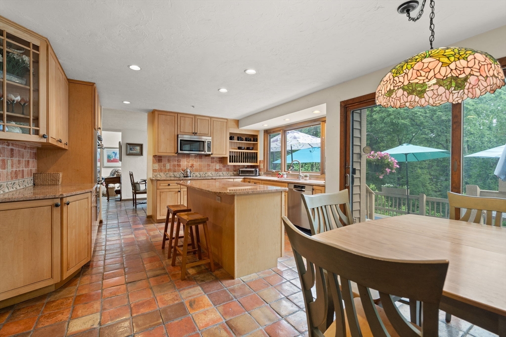 7 Hilltop Ln