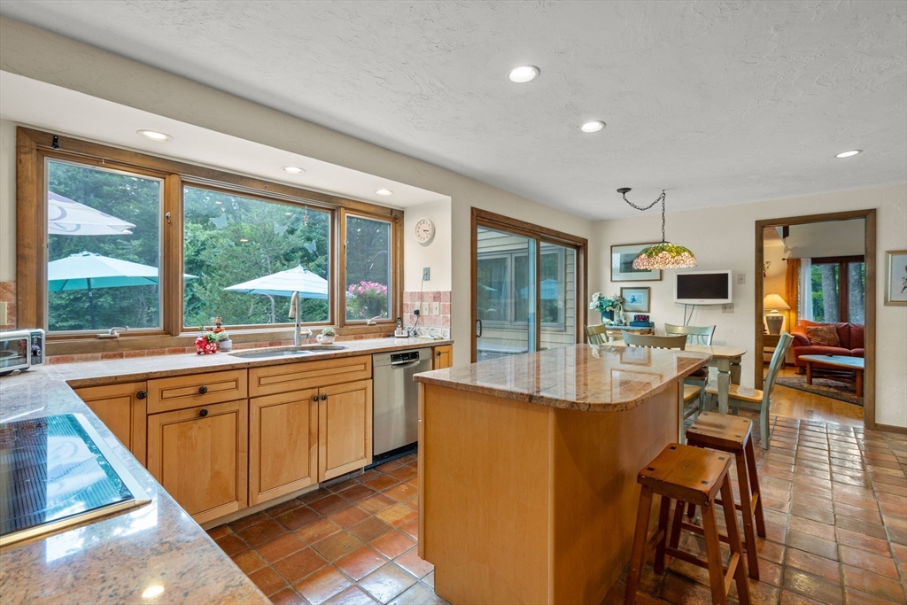 7 Hilltop Ln