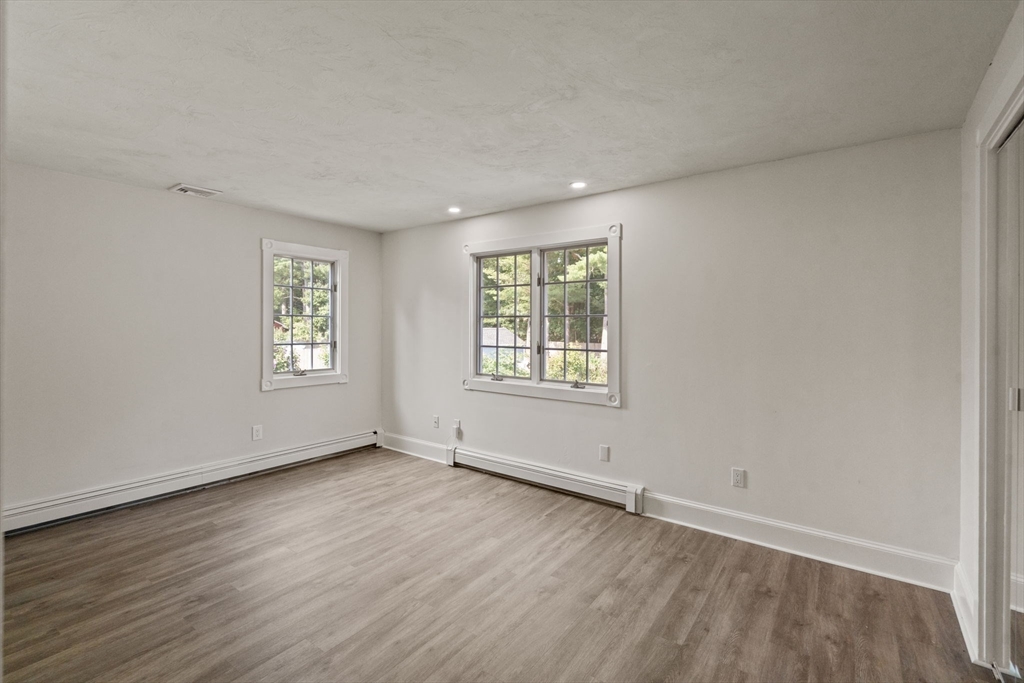 17 Clara Rd