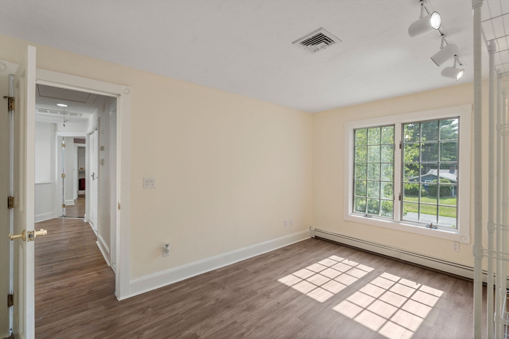 17 Clara Rd