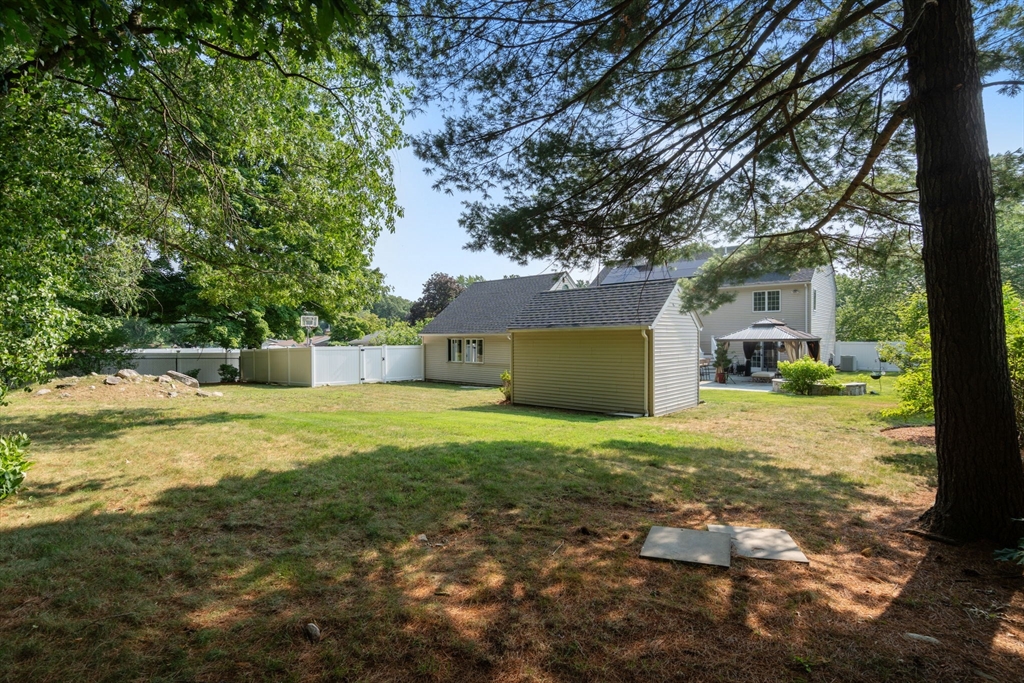 17 Clara Rd