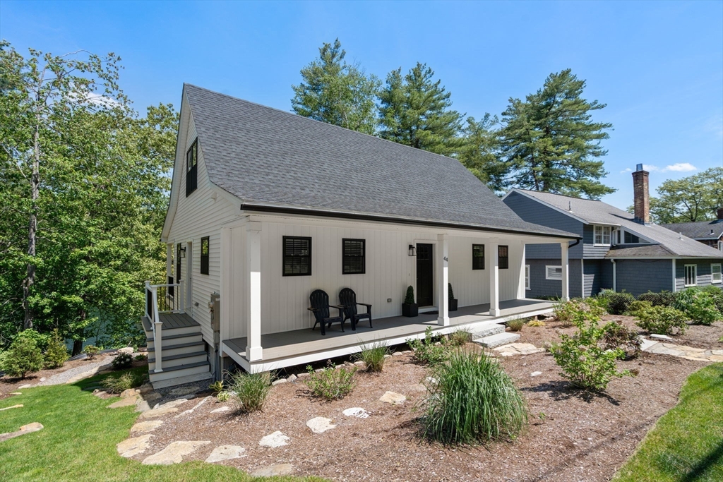 44 Pine Point Rd