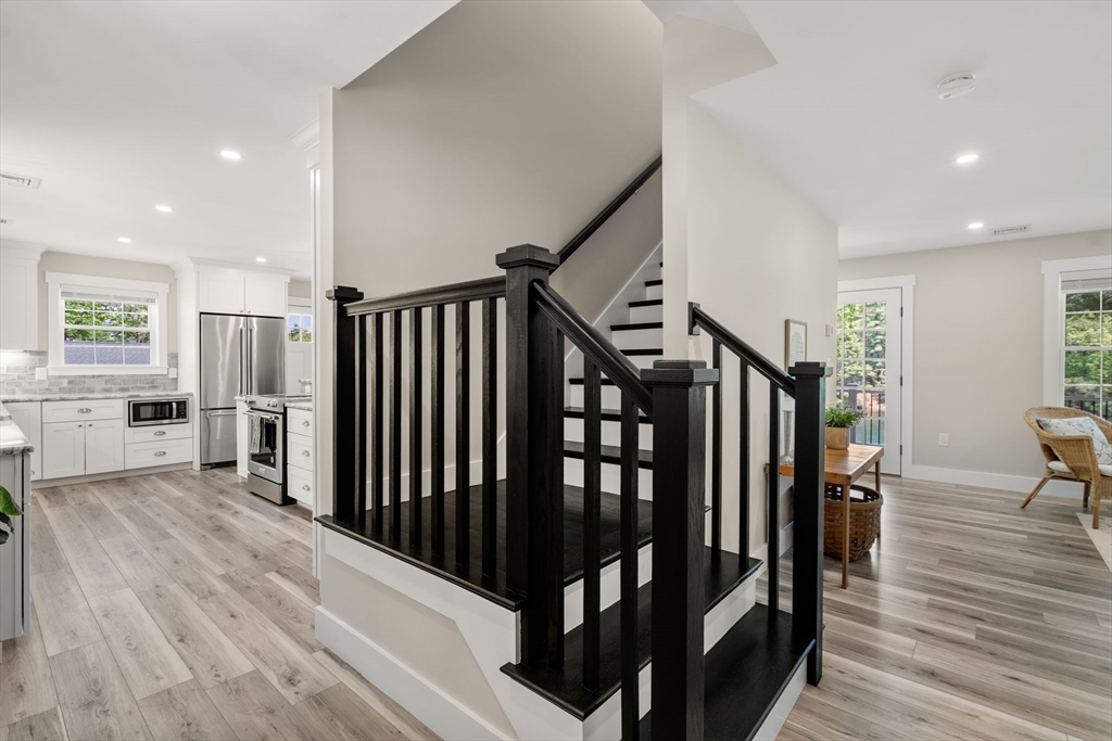 44 Pine Point Rd