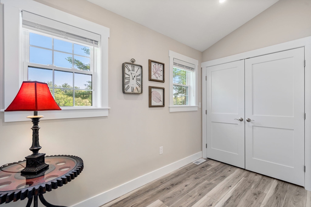 44 Pine Point Rd