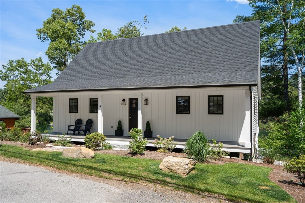 44 Pine Point Rd