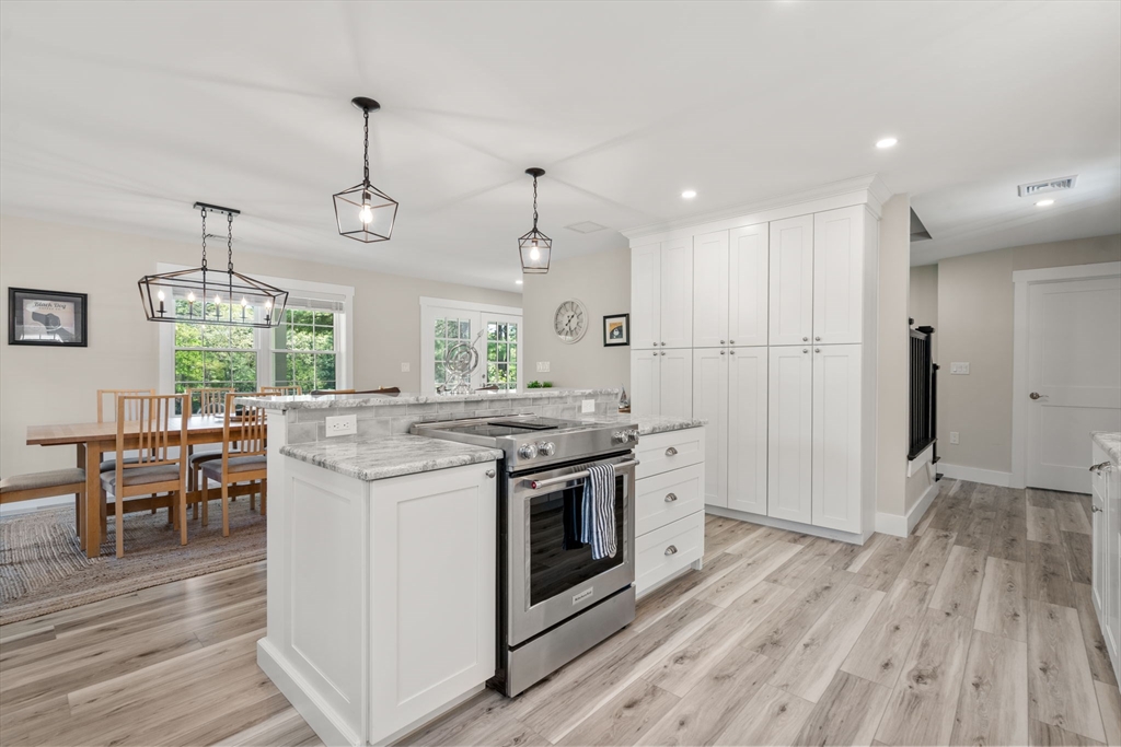 44 Pine Point Rd
