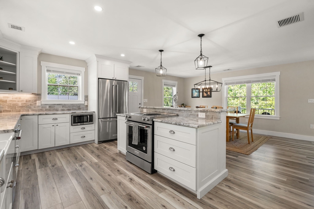 44 Pine Point Rd