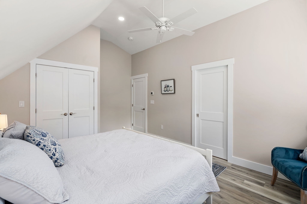 44 Pine Point Rd