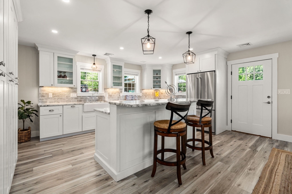 44 Pine Point Rd