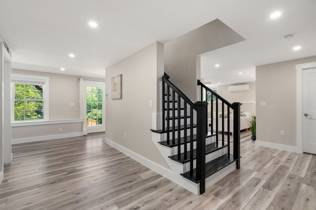 44 Pine Point Rd