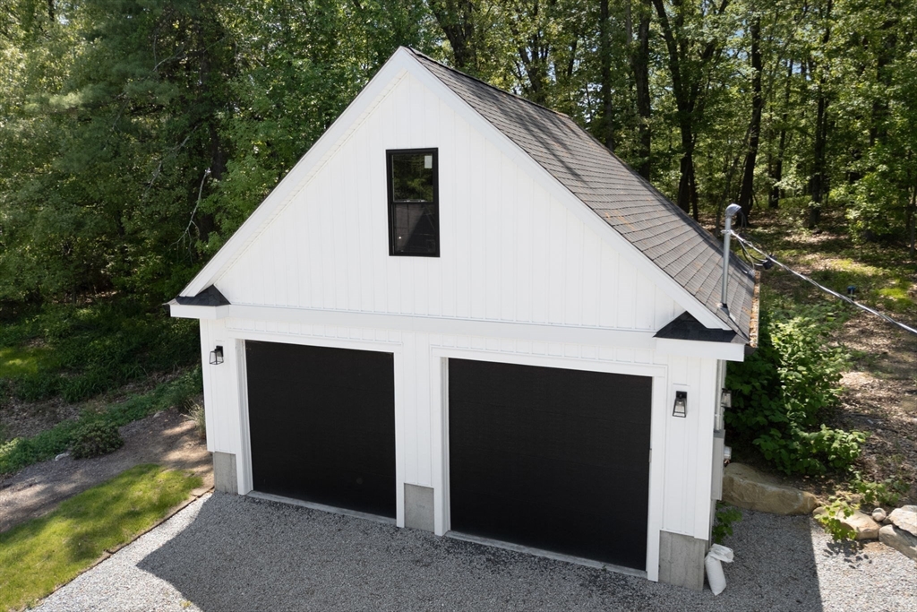 44 Pine Point Rd