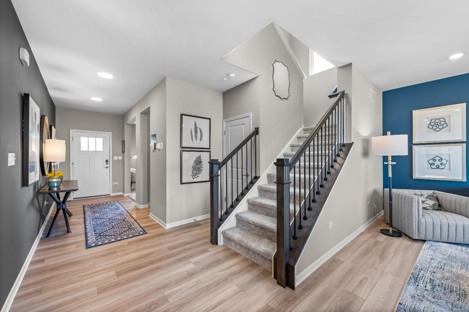 4005 Iron Gate Drive Unit: L-113