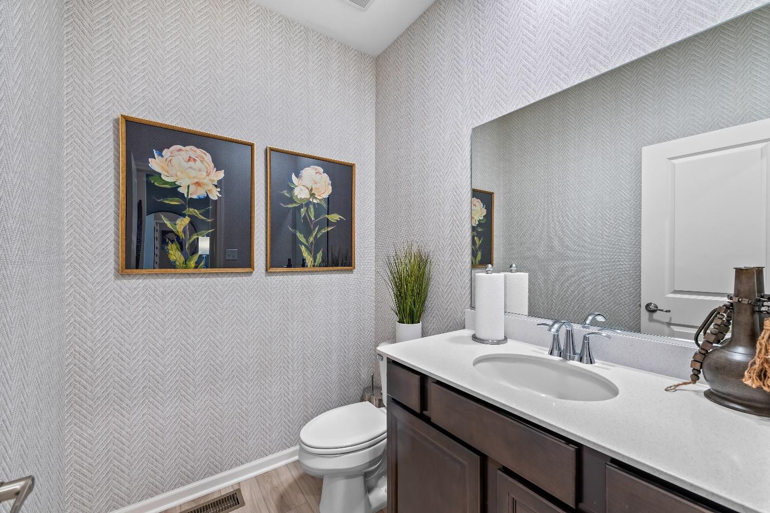 4005 Iron Gate Drive Unit: L-113