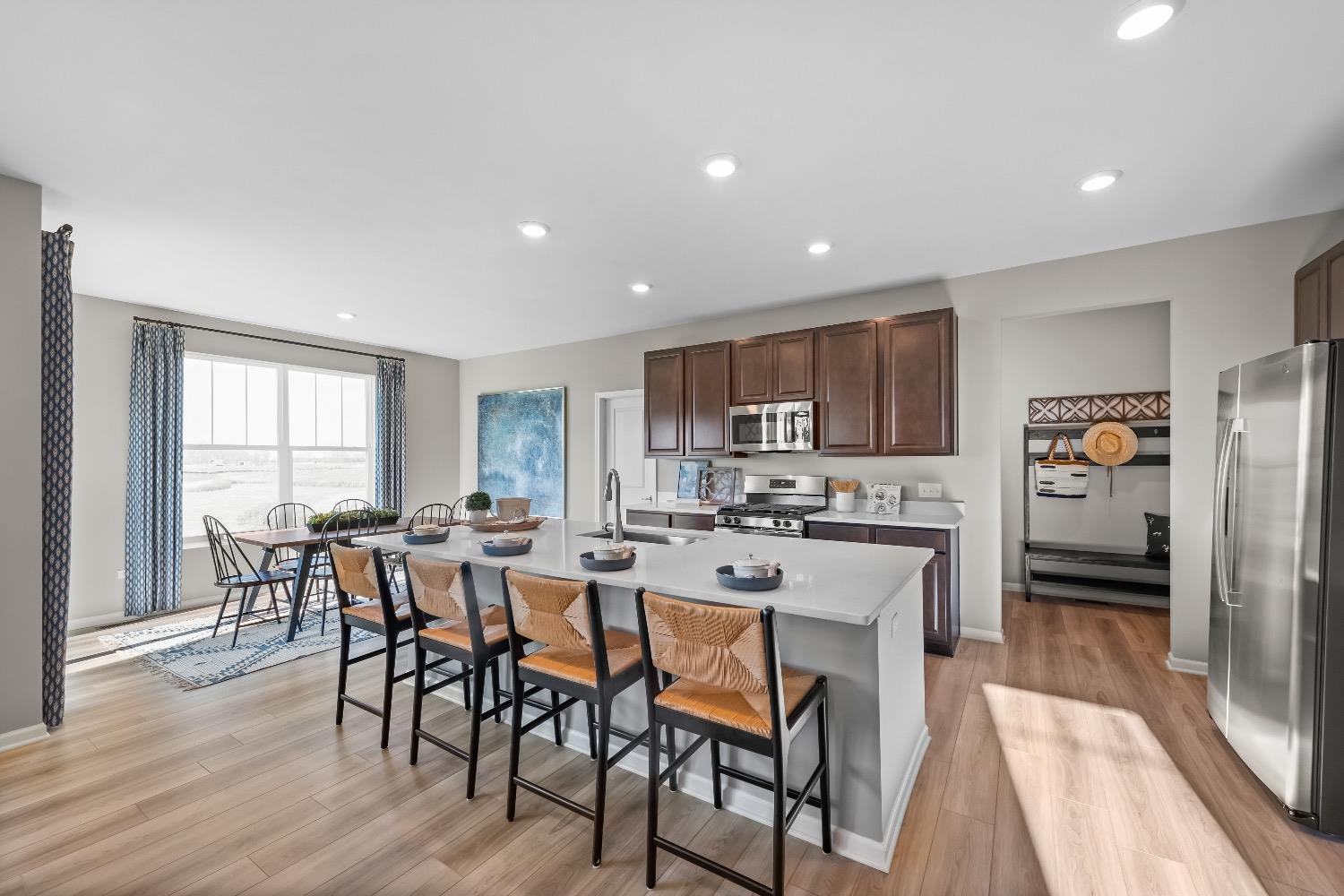 4005 Iron Gate Drive Unit: L-113