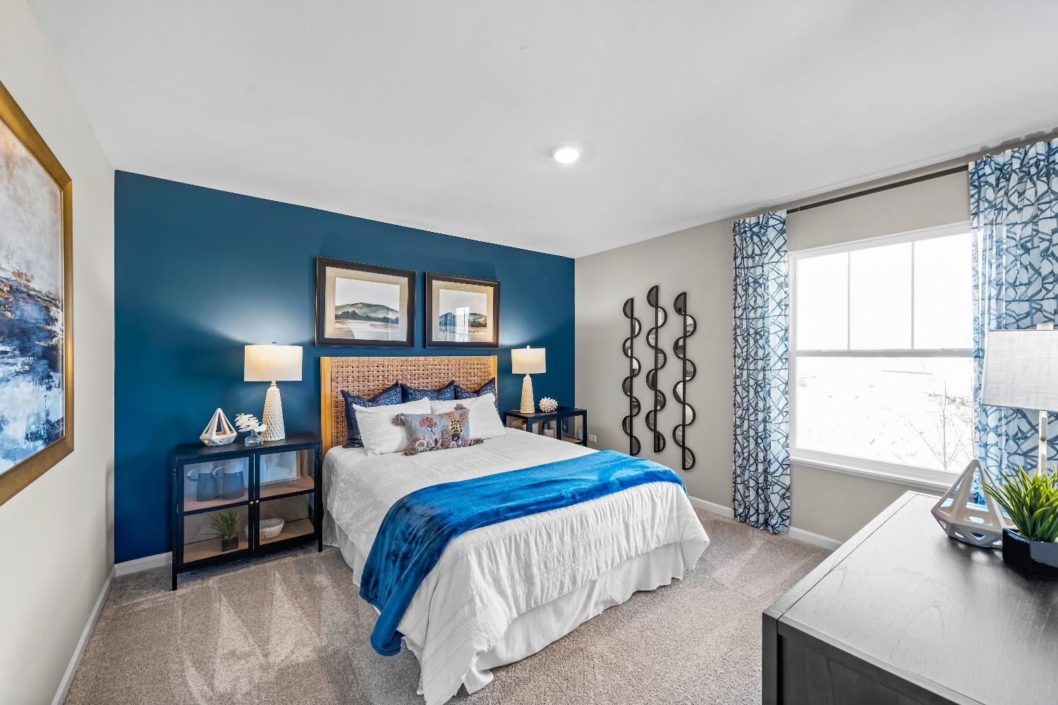 4005 Iron Gate Drive Unit: L-113