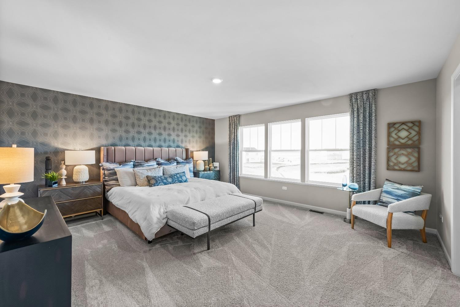 4005 Iron Gate Drive Unit: L-113