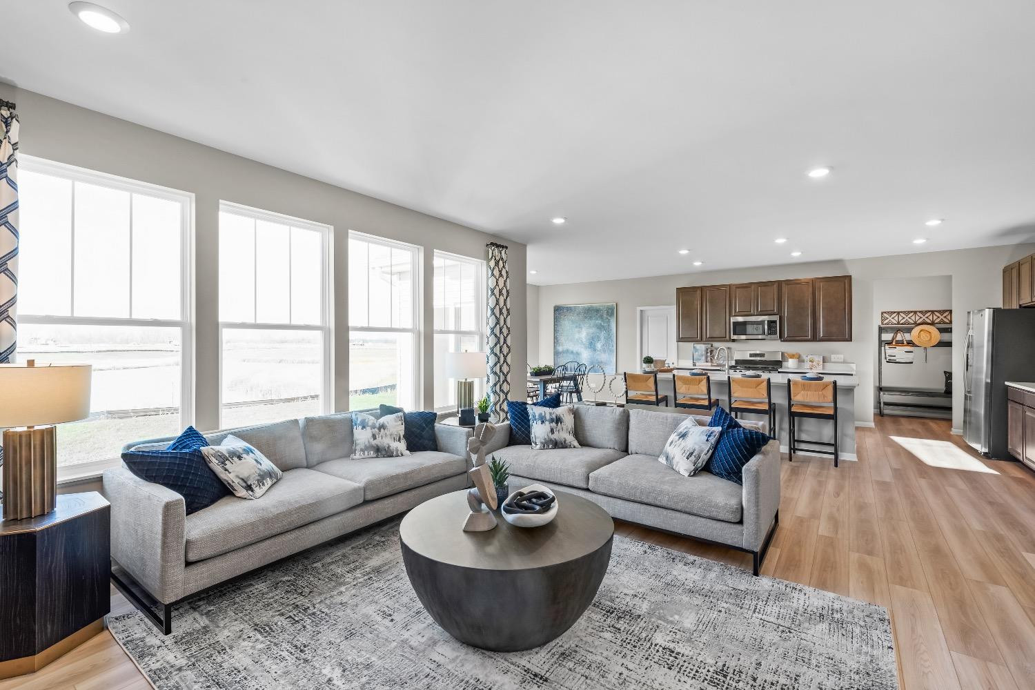 4005 Iron Gate Drive Unit: L-113