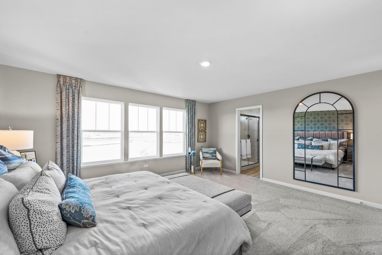 4005 Iron Gate Drive Unit: L-113