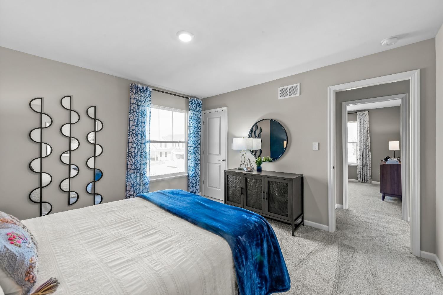 4005 Iron Gate Drive Unit: L-113